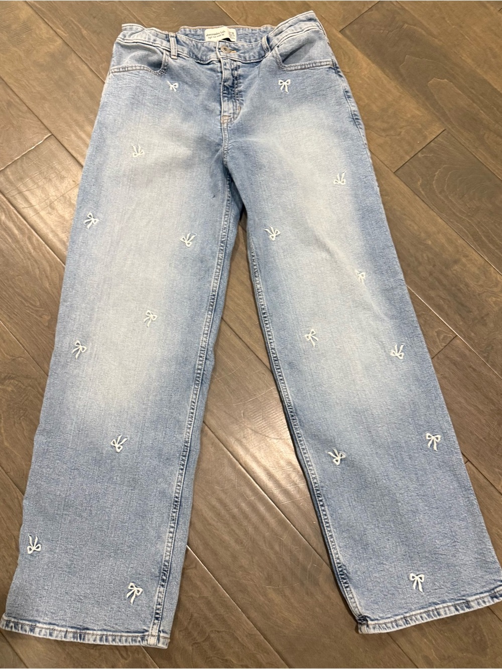 Light Wash Embroidered Bow Straight Jeans - Abercrombie Kids 17/18